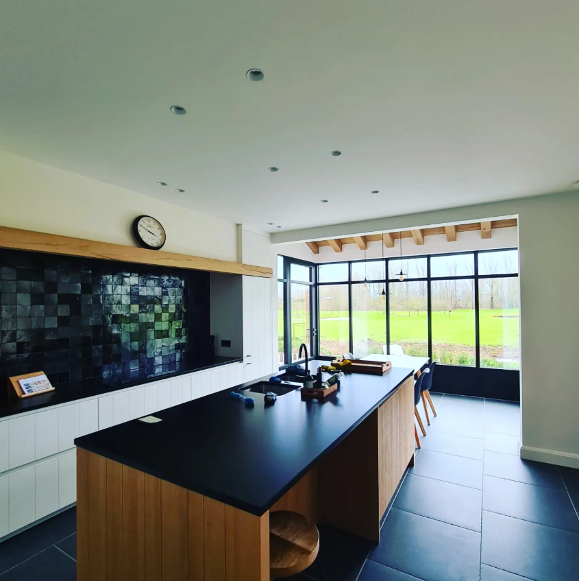 Marble & Walnut Minimalist